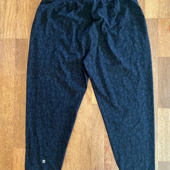 Sweaty Betty XXL Explorer Tapered Athletic Pants Black Leopard Print Pull On - Picture 11 of 13
